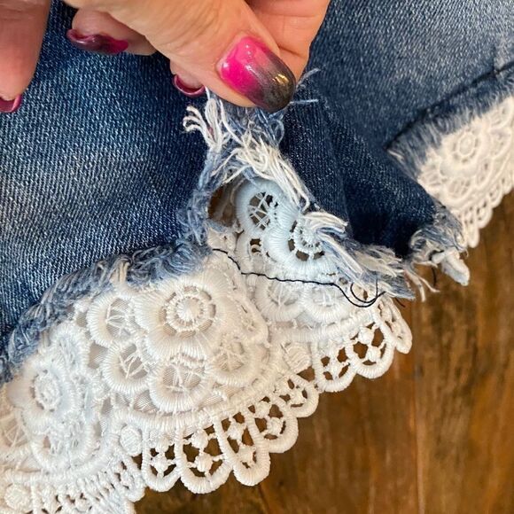 Jordache Girls Size XL 14-16 Blue Denim Lace Accents Bib Shorts Overalls - Picture 5 of 9